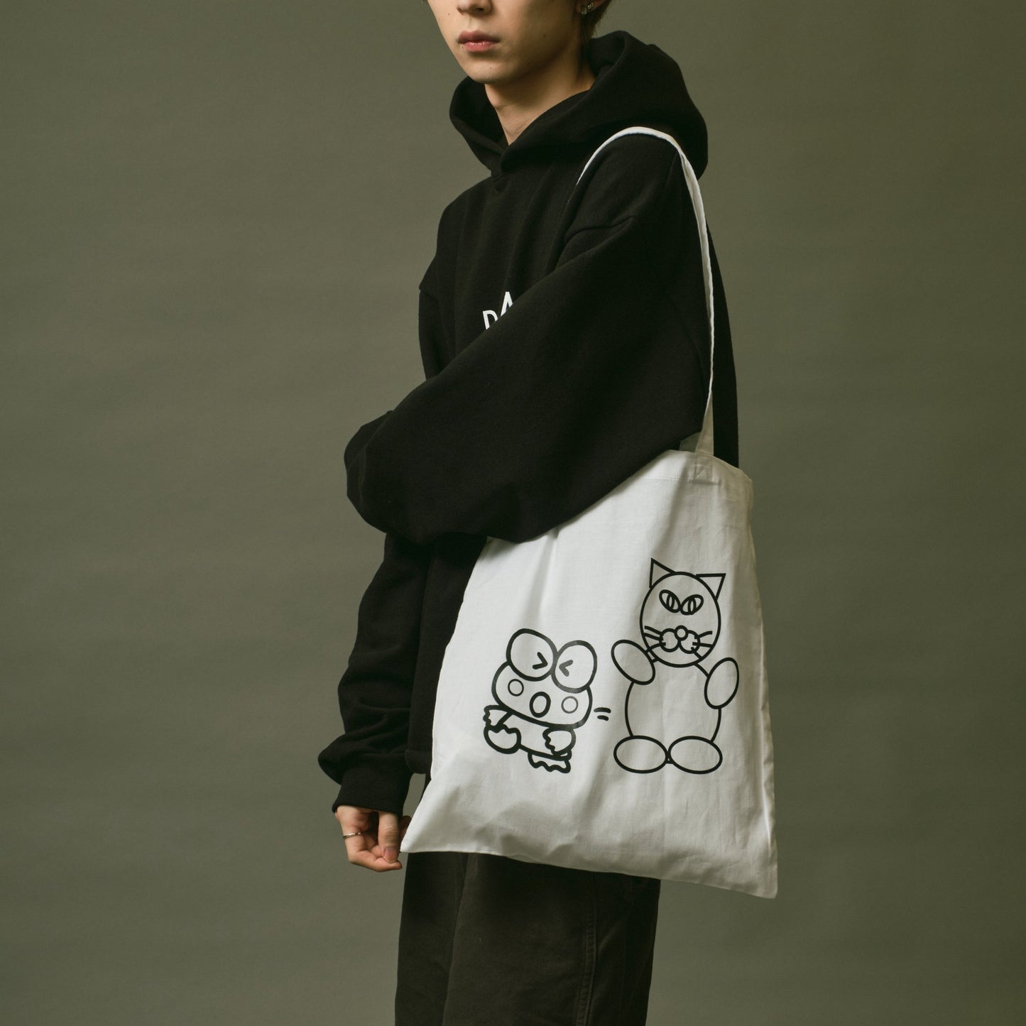 KEROKEROKEROPPI / HIMAA TOTE BAG (White)